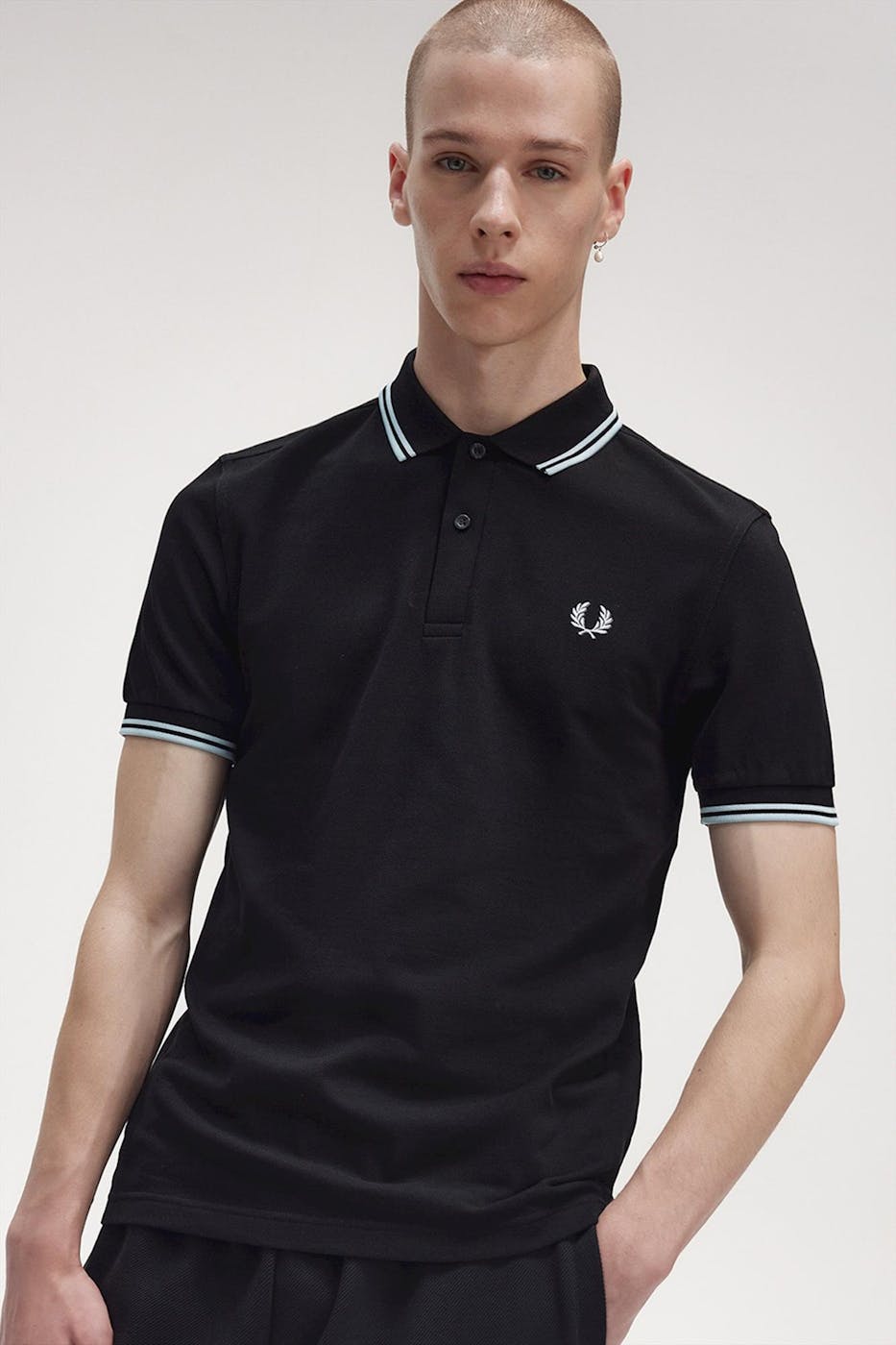 Fred Perry - Zwarte-lichtblauwe Twin Tipped polo