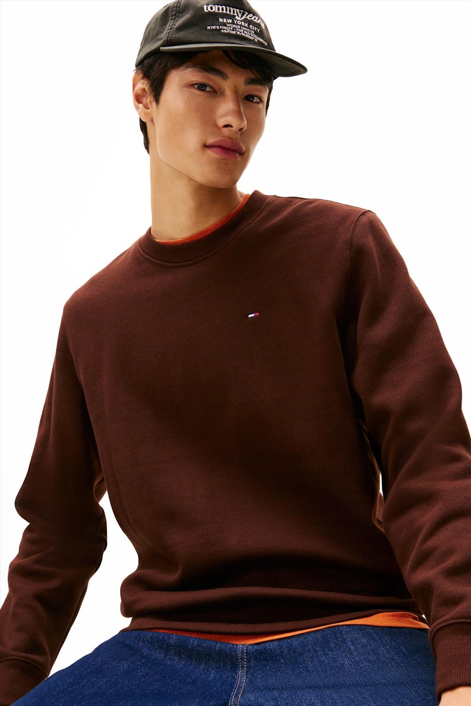 Tommy Jeans - Donkerbruine Regular Flag sweater