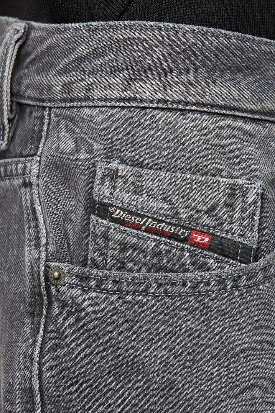 Diesel - Donkergrijze D-Strukt 5-pocket jeansshort
