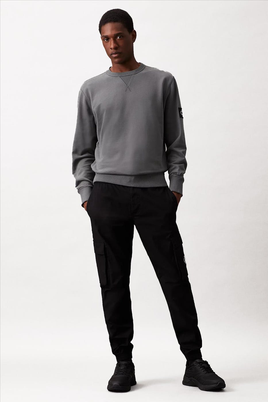 Calvin Klein Jeans - Donkergrijze Badge sweater