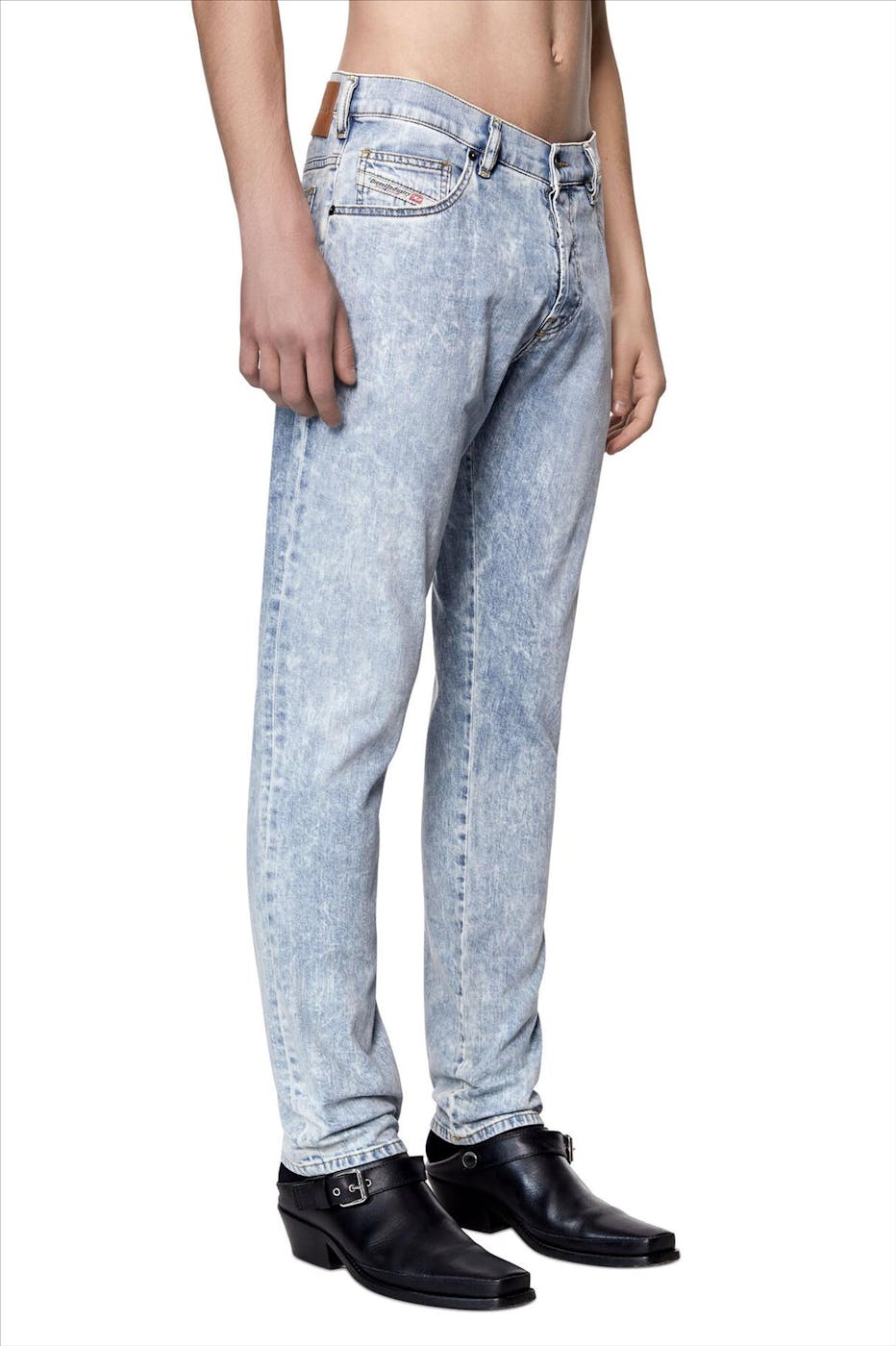 Diesel - Lichtblauwe D-Yennox tapered jeans