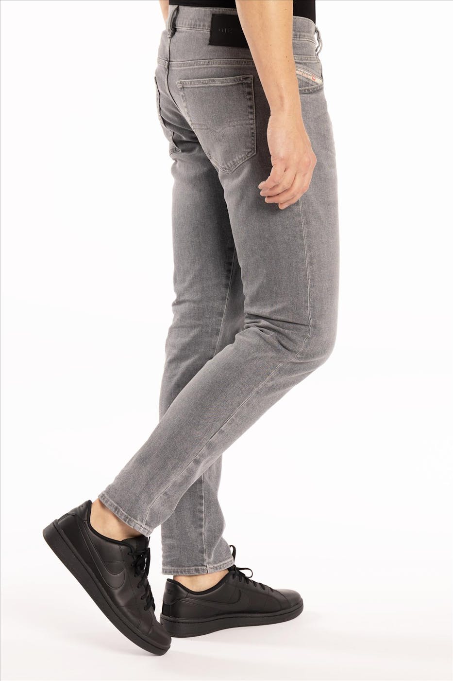 Diesel - Grijze D-Yennox tapered jeans
