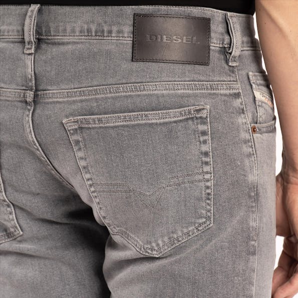 Diesel - Grijze D-Yennox tapered jeans