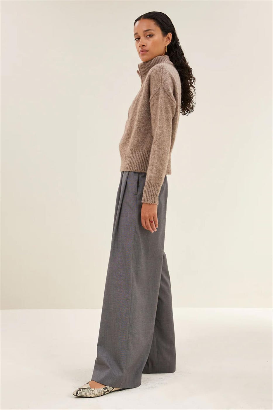 BY BAR - Beige Boxy Beau trui