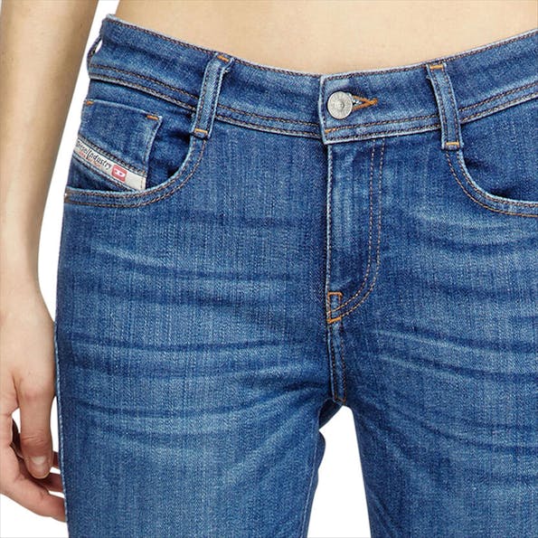 Diesel - Middenblauwe 1969 D-Ebbey bootcut jeans