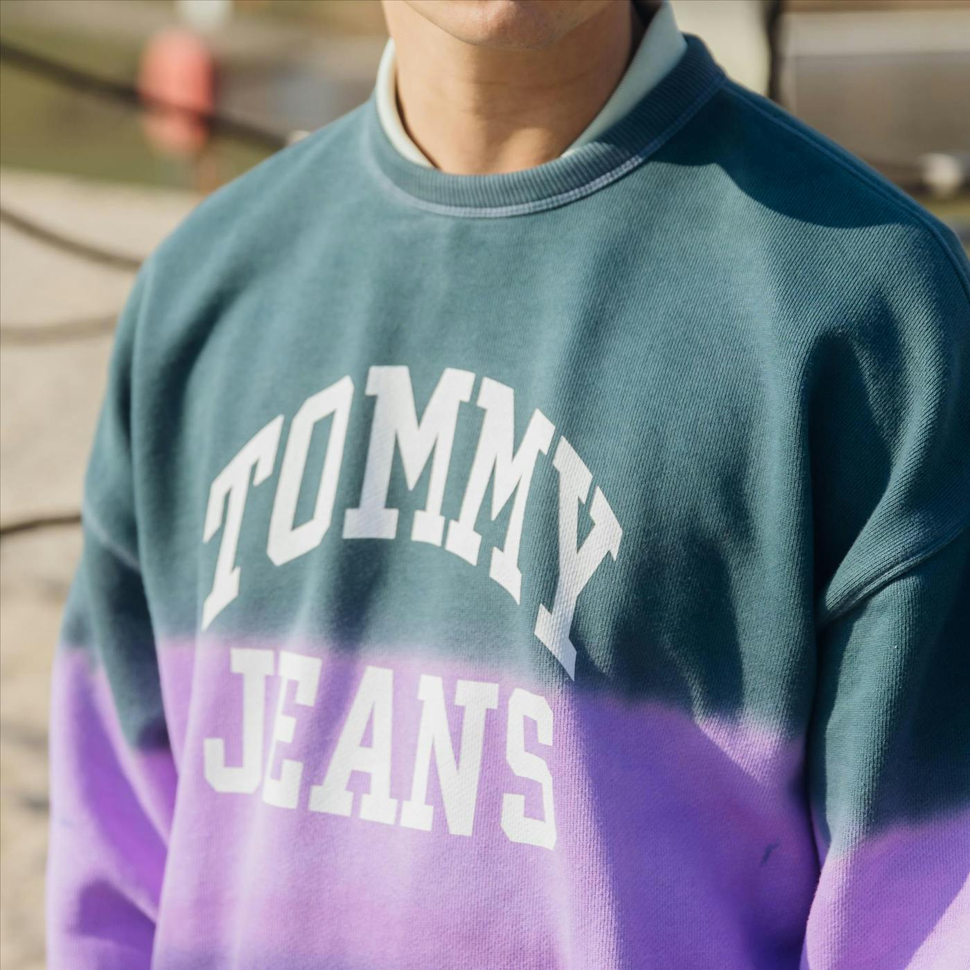 Tommy Jeans - Groen-paarse TJM Colorblock Tie-Dye Crew sweater