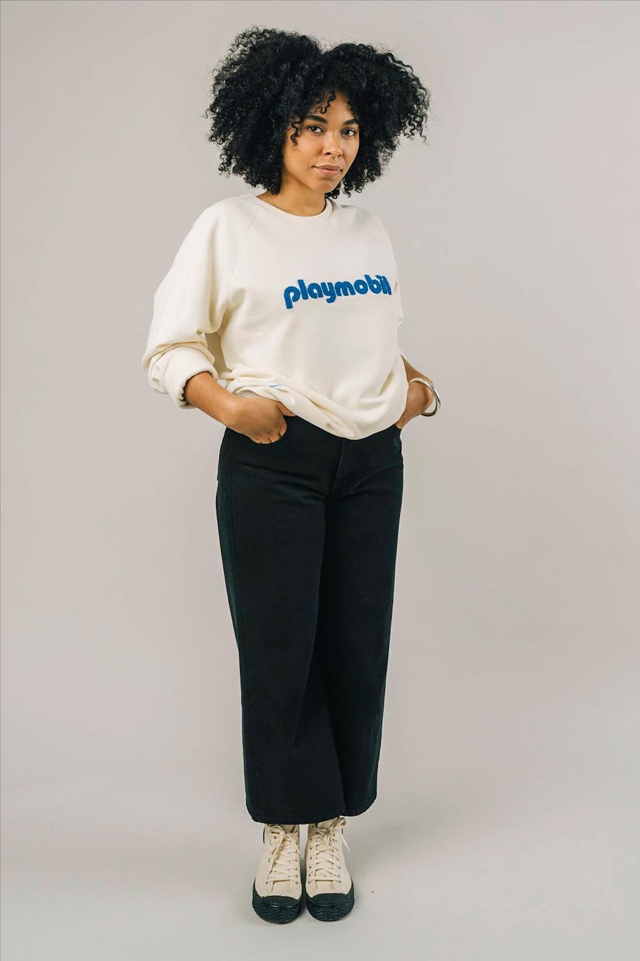 Brava - Ecru Playmobil Logo sweater