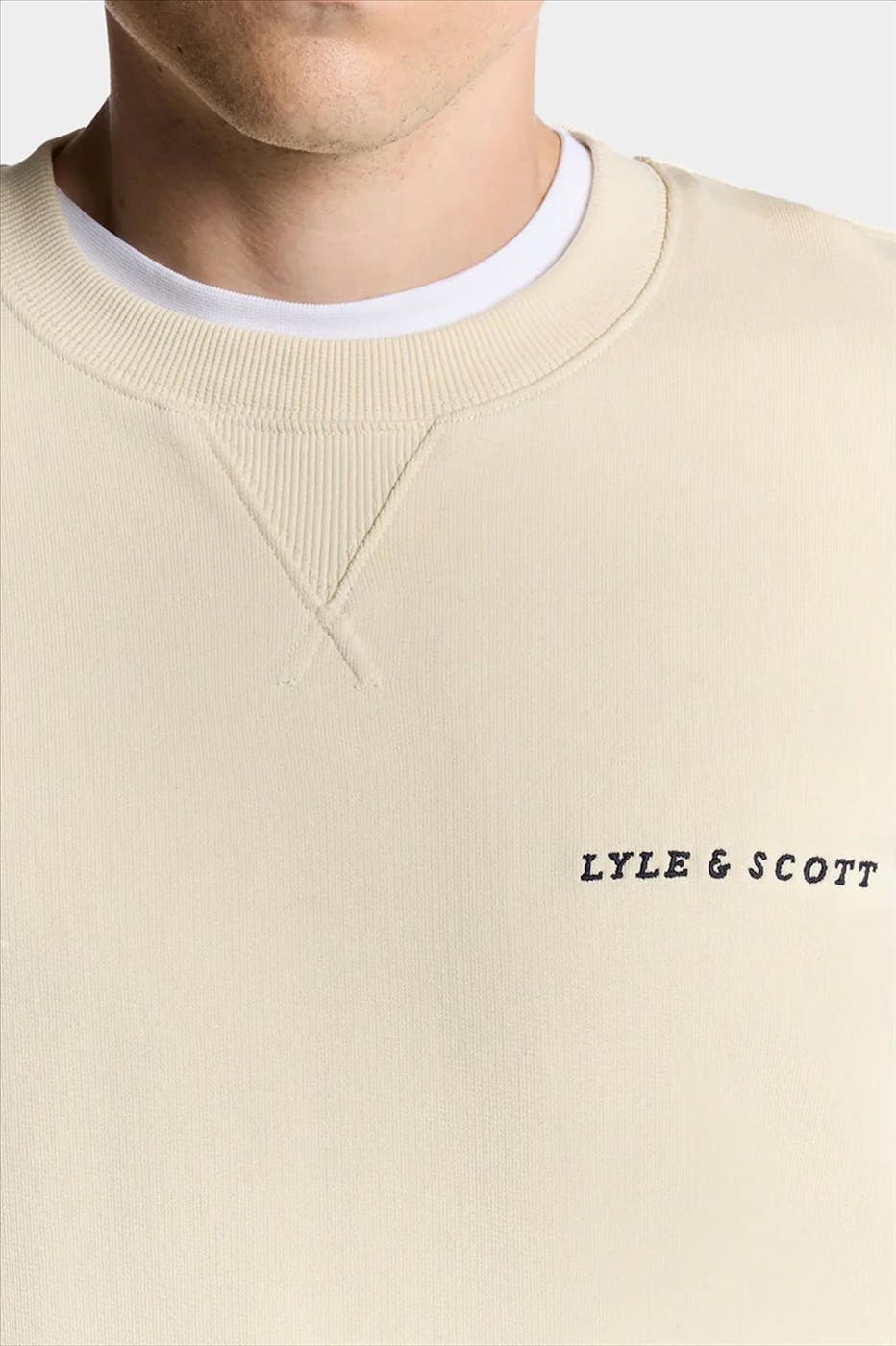 Lyle & Scott - Ecru Script Brushback sweater