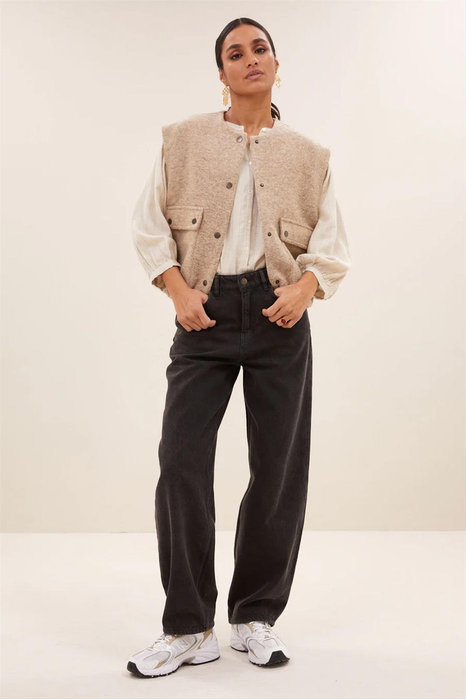 BY BAR - Beige Maggie Sleeveless vestje