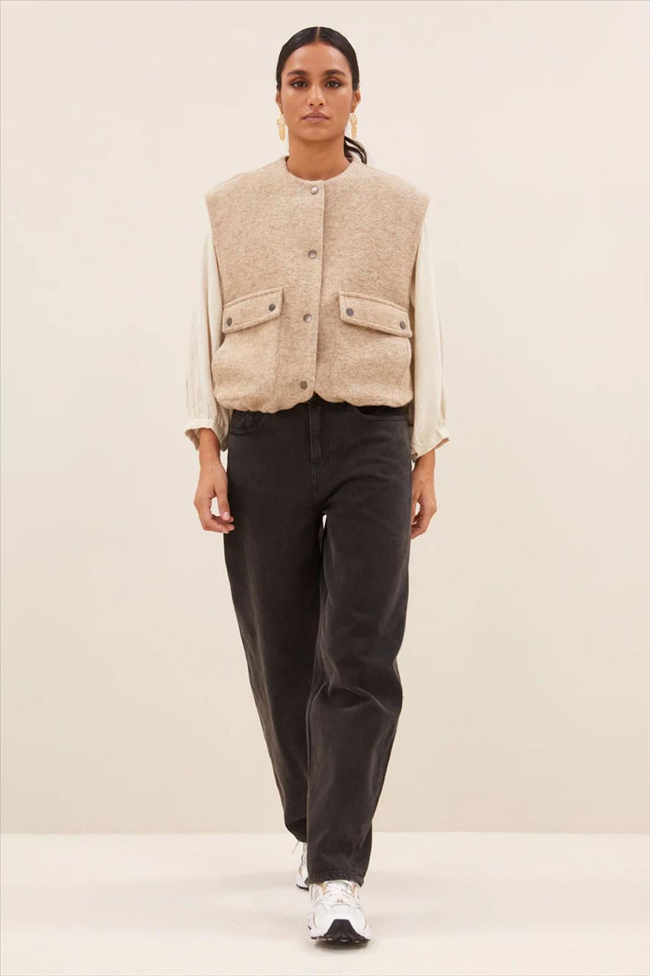 BY BAR - Beige Maggie Sleeveless vestje