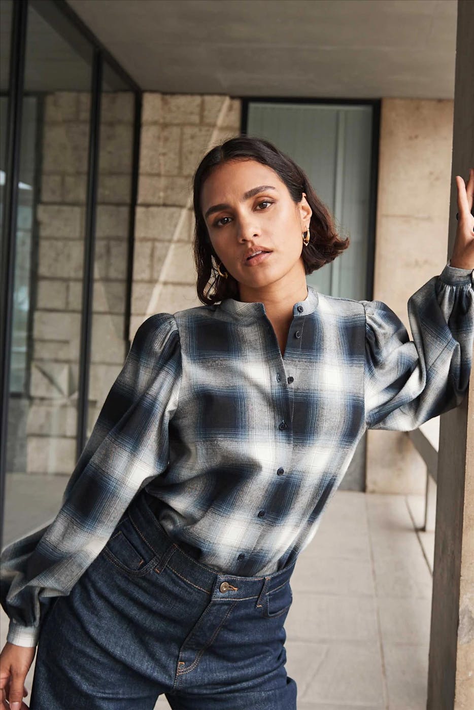 BY BAR - Ecru-blauwe Day Check blouse