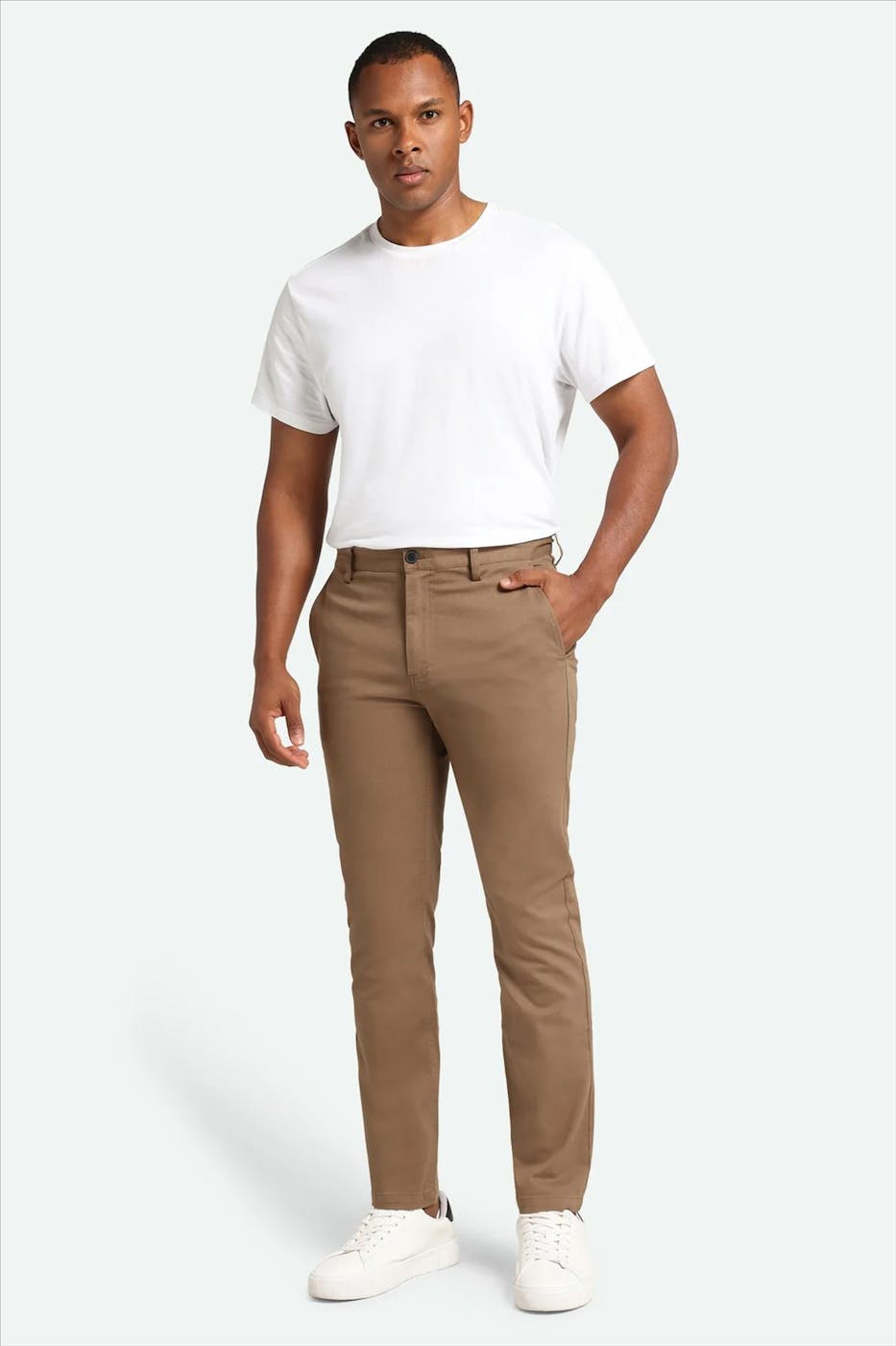 Minimum - Bruine Deacon chino
