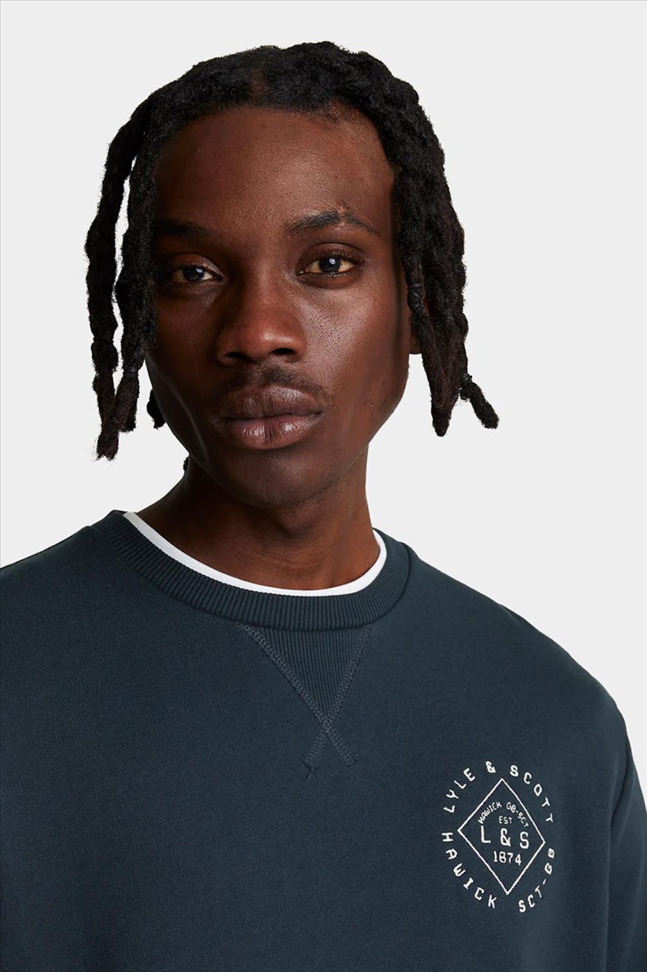 Lyle & Scott - Donkerblauwe Stamp sweater