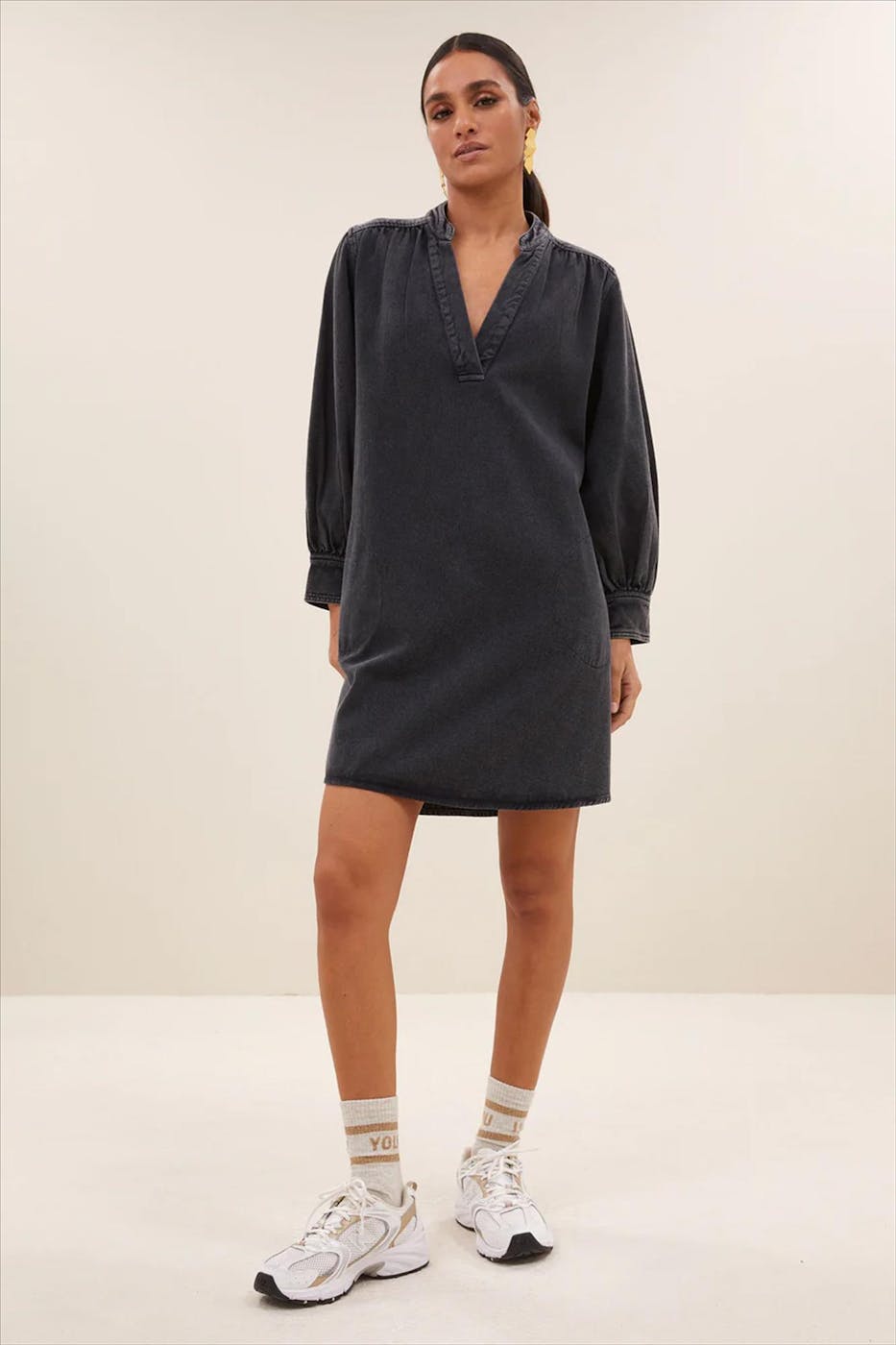 BY BAR - Donkergrijze Jina Twill jurk