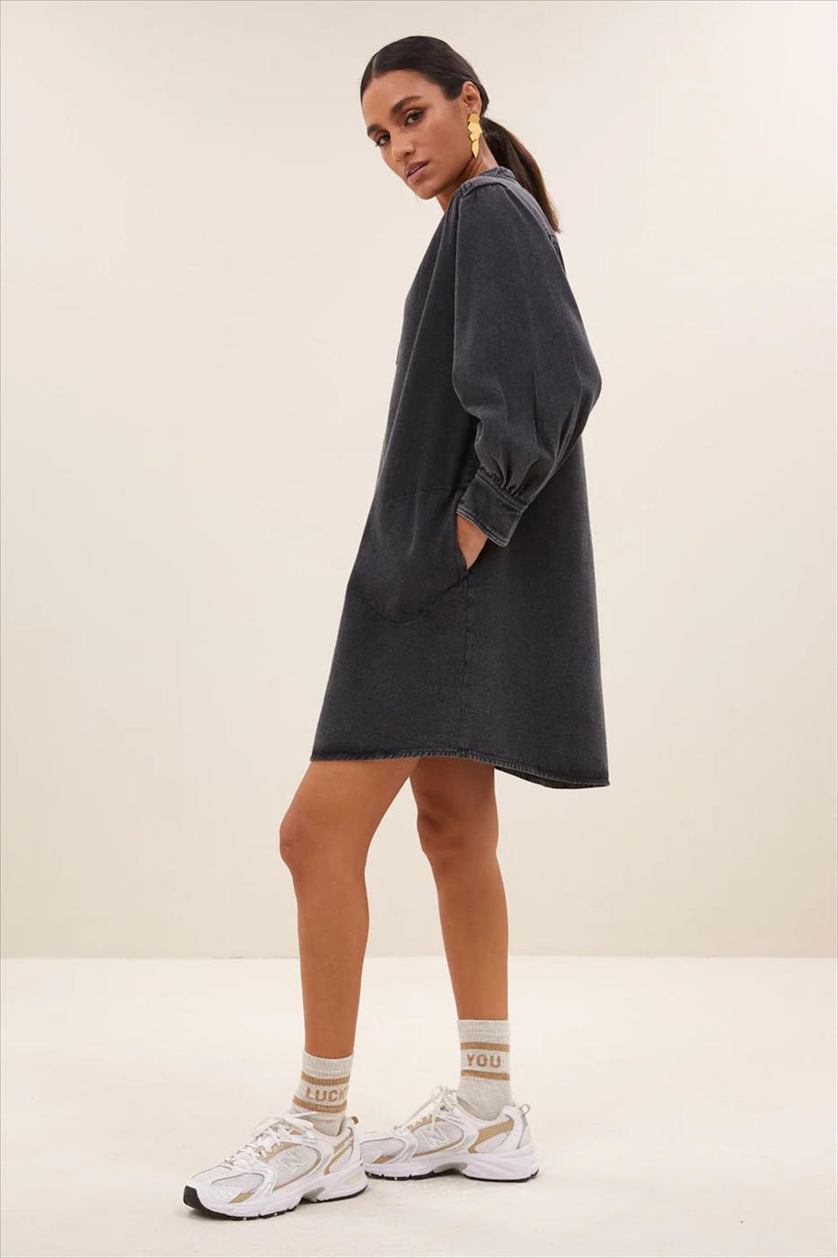 BY BAR - Donkergrijze Jina Twill jurk