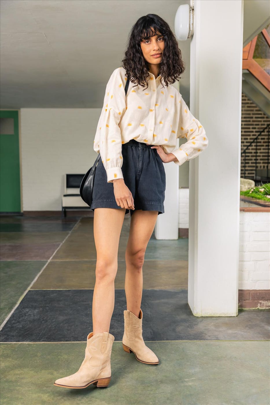 BY BAR - Donkergrijze Leon short