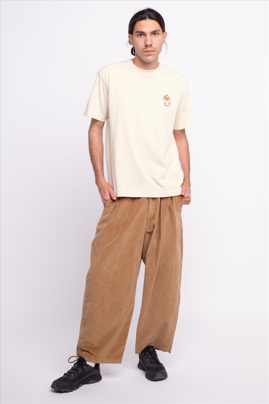 OLOW - Ivoor Hats Club T-shirt